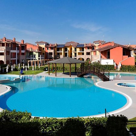 Appartamento Corina Sirmione Bagian luar foto