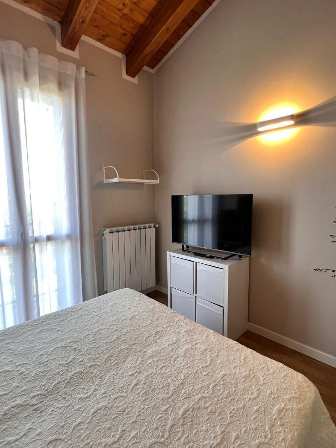 Appartamento Corina Sirmione Bagian luar foto