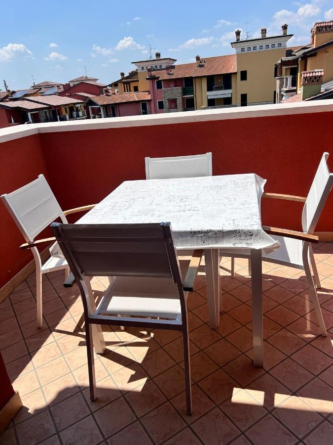 Appartamento Corina Sirmione Bagian luar foto
