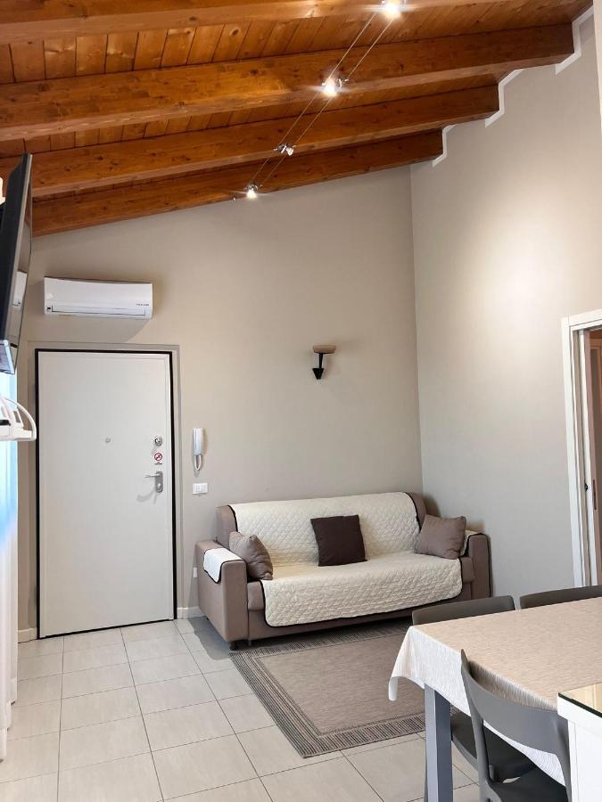 Appartamento Corina Sirmione Bagian luar foto
