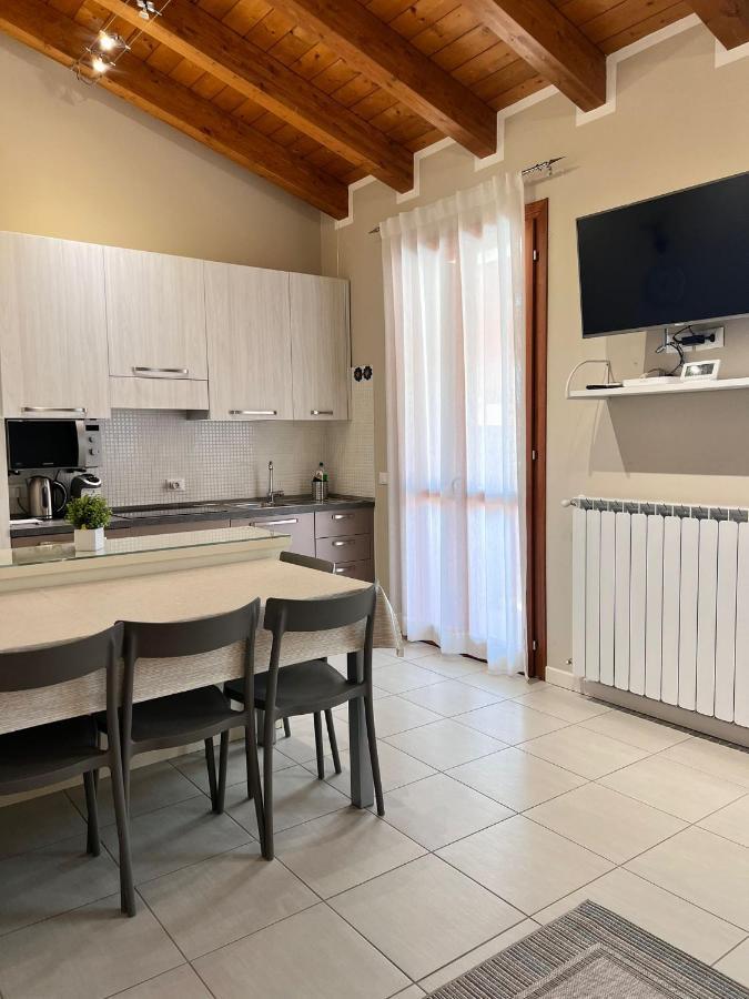Appartamento Corina Sirmione Bagian luar foto