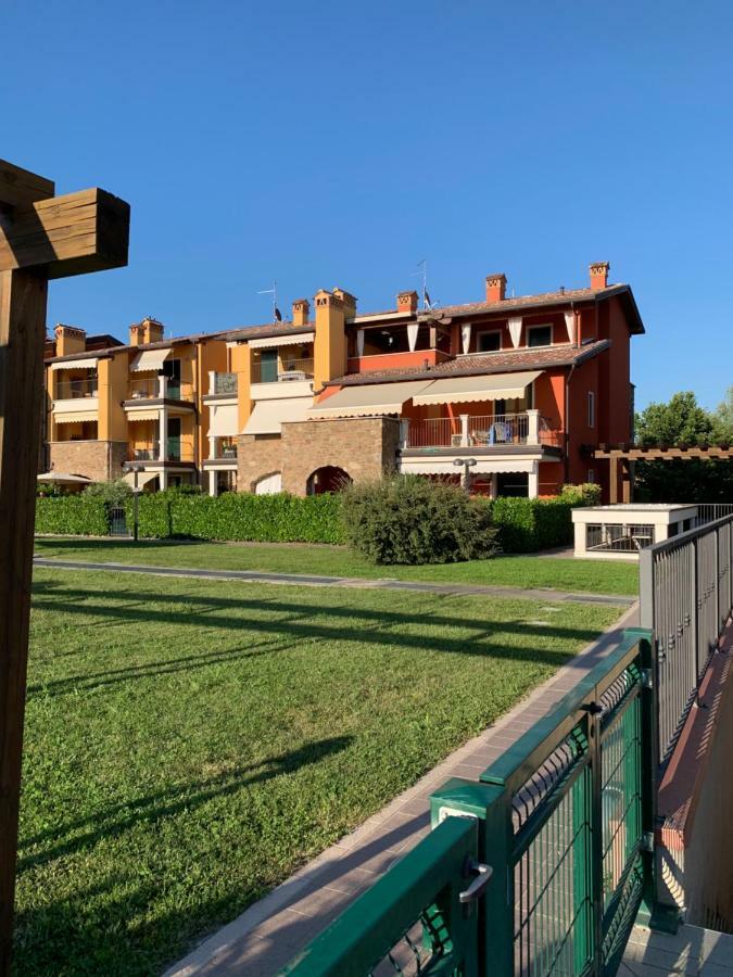Appartamento Corina Sirmione Bagian luar foto
