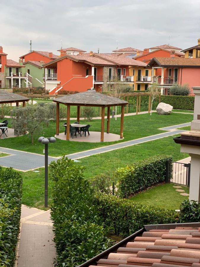 Appartamento Corina Sirmione Bagian luar foto