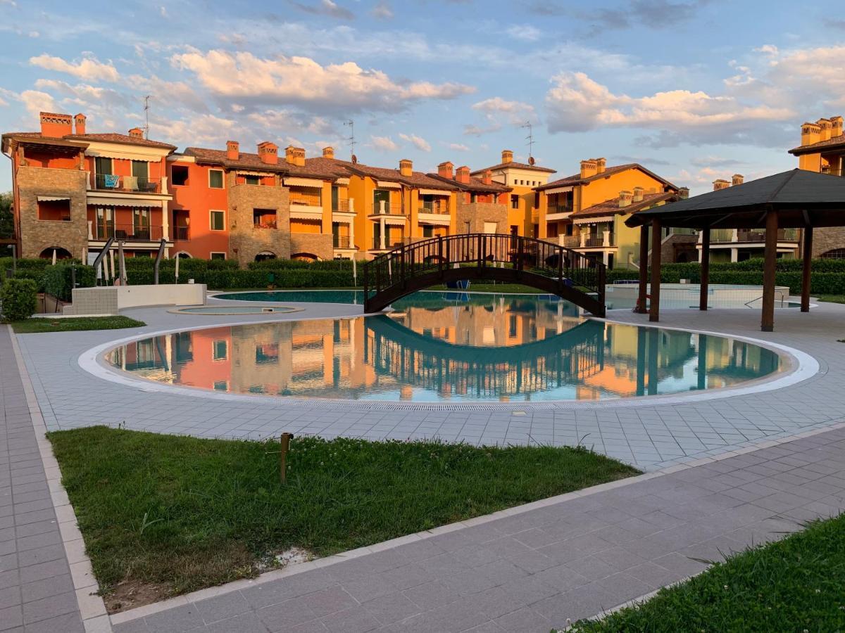 Appartamento Corina Sirmione Bagian luar foto
