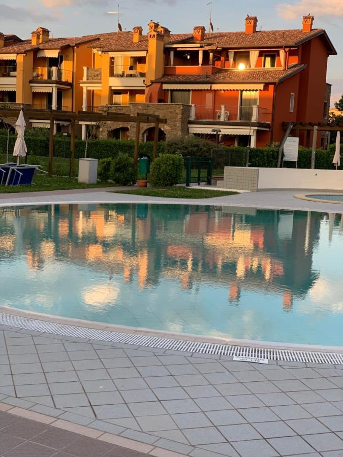 Appartamento Corina Sirmione Bagian luar foto