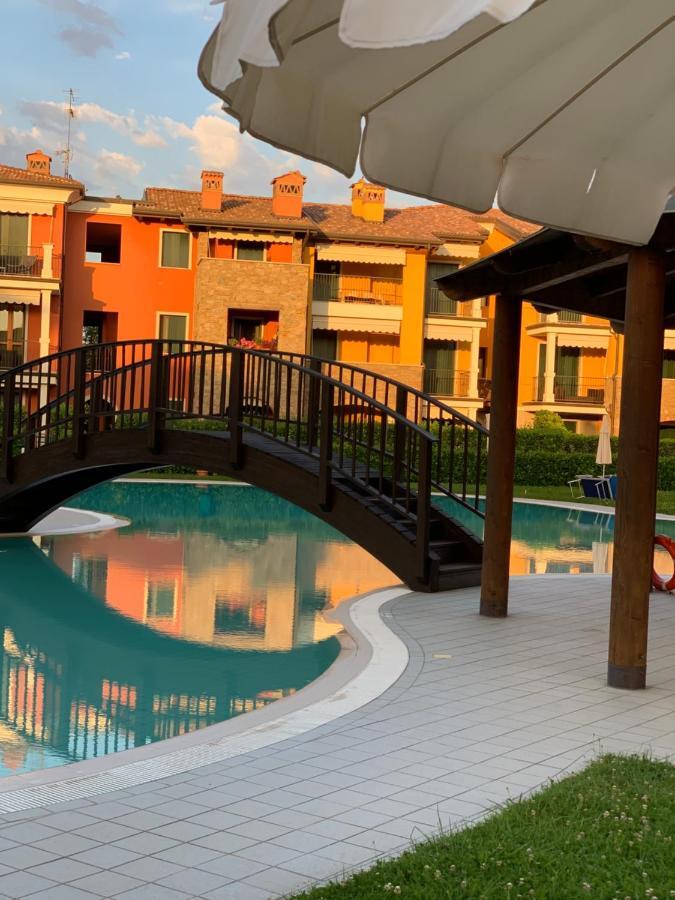 Appartamento Corina Sirmione Bagian luar foto